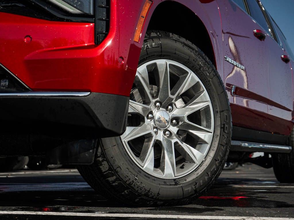 New 2025 Chevrolet Suburban Premier image 6