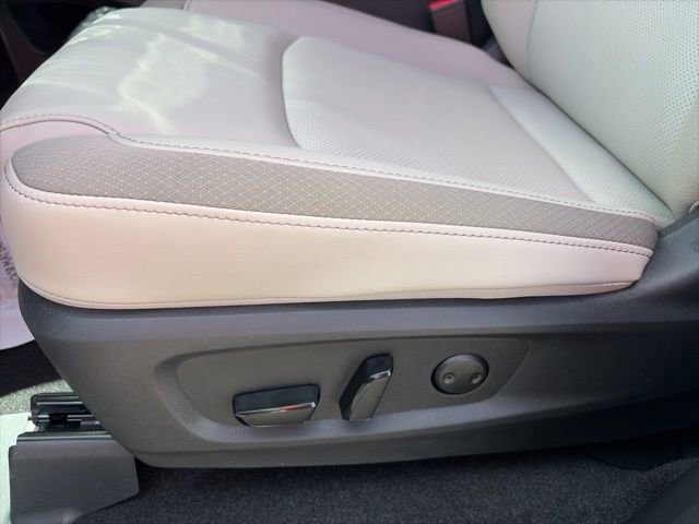 New 2026 Nissan Pathfinder SL image 10