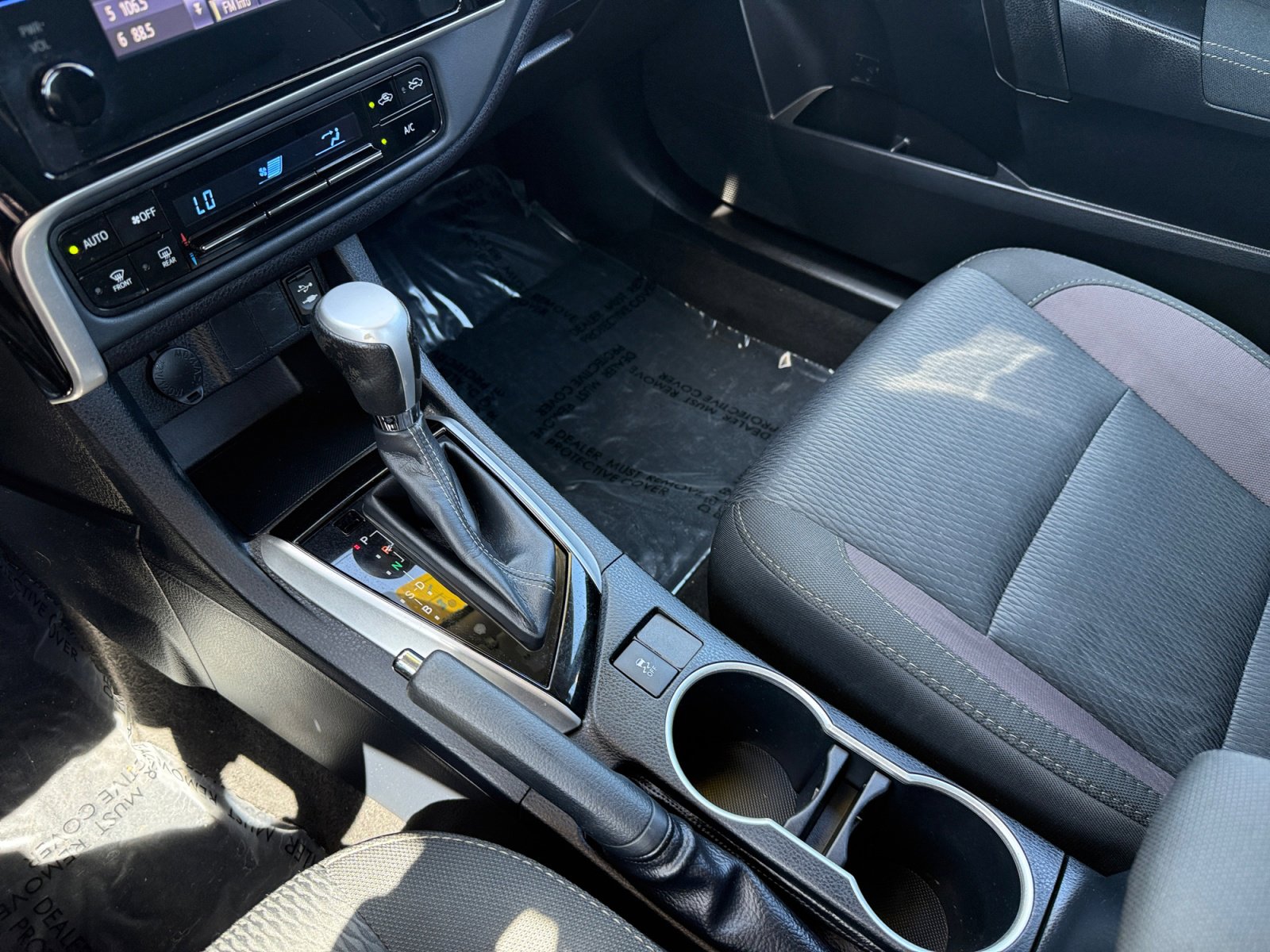 Used 2017 Toyota Corolla LE image 13