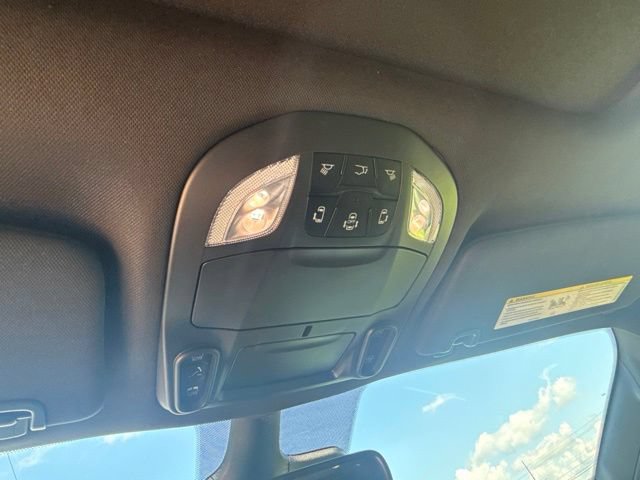 Used 2025 Chrysler Pacifica Limited w/ Uconnect Theater Family Group FWD image 25