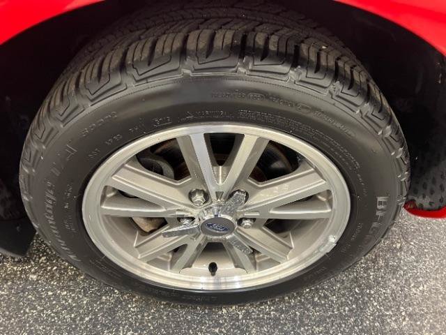 Used 2005 Ford Mustang Premium RWD image 28