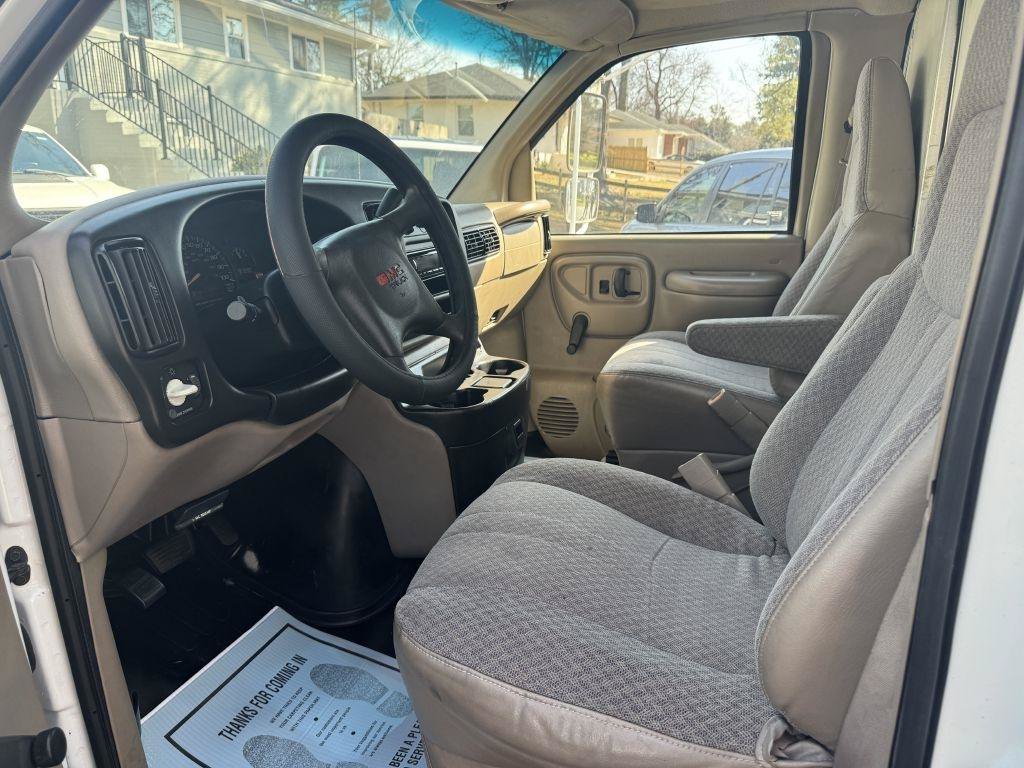 Used 2002 GMC Savana 3500 RWD image 7