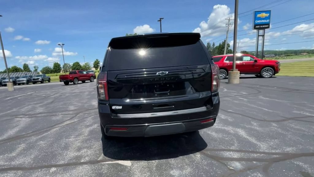 Used 2024 Chevrolet Tahoe Z71 w/ Luxury Package AWD/4WD image 7