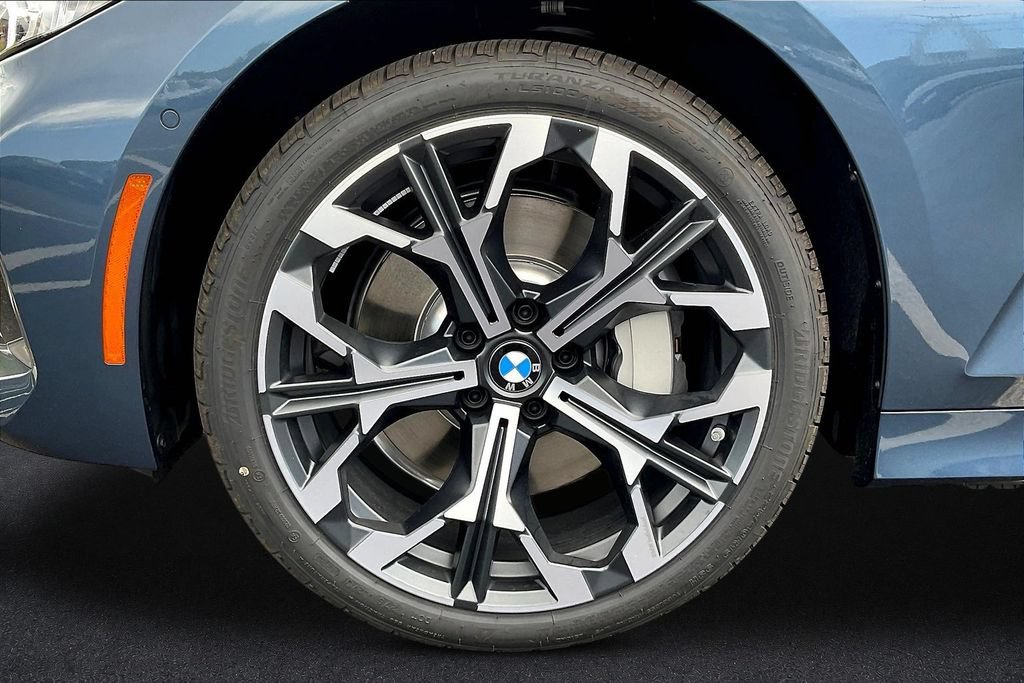 New 2026 BMW 330i xDrive Sedan w/ Premium Package AWD/4WD image 33