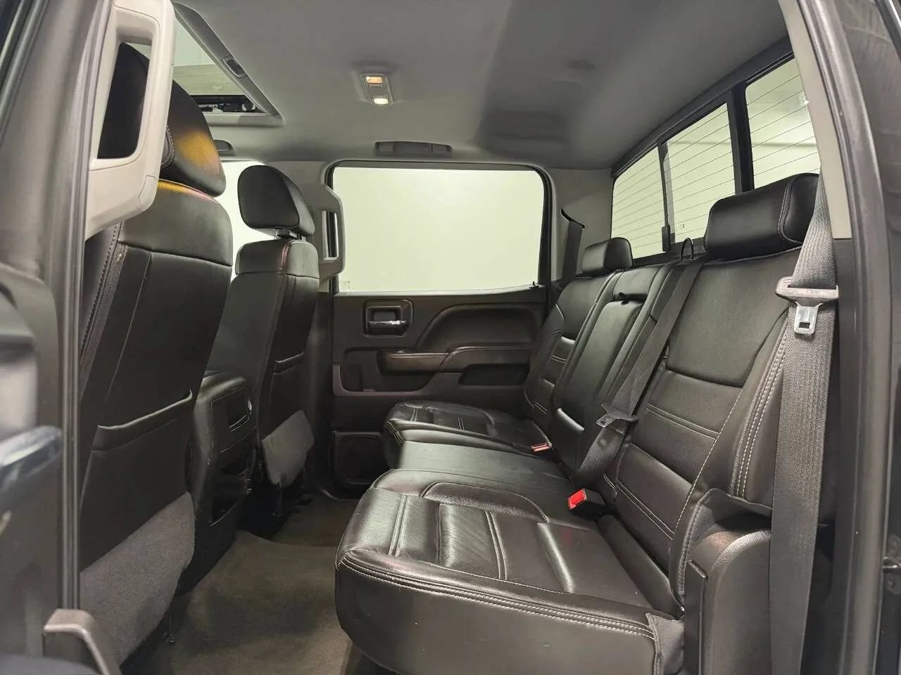 Used 2018 GMC Sierra 2500 Denali w/ Duramax Plus Package AWD/4WD image 16