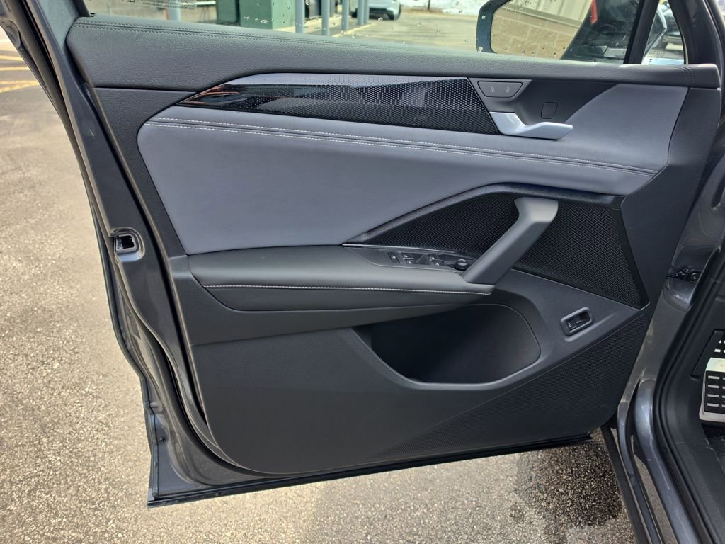 New 2026 Volkswagen Tiguan SE R-Line AWD/4WD image 13