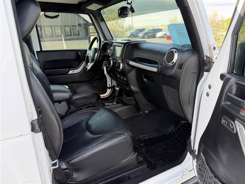 Used 2015 Jeep Wrangler Rubicon AWD/4WD image 10