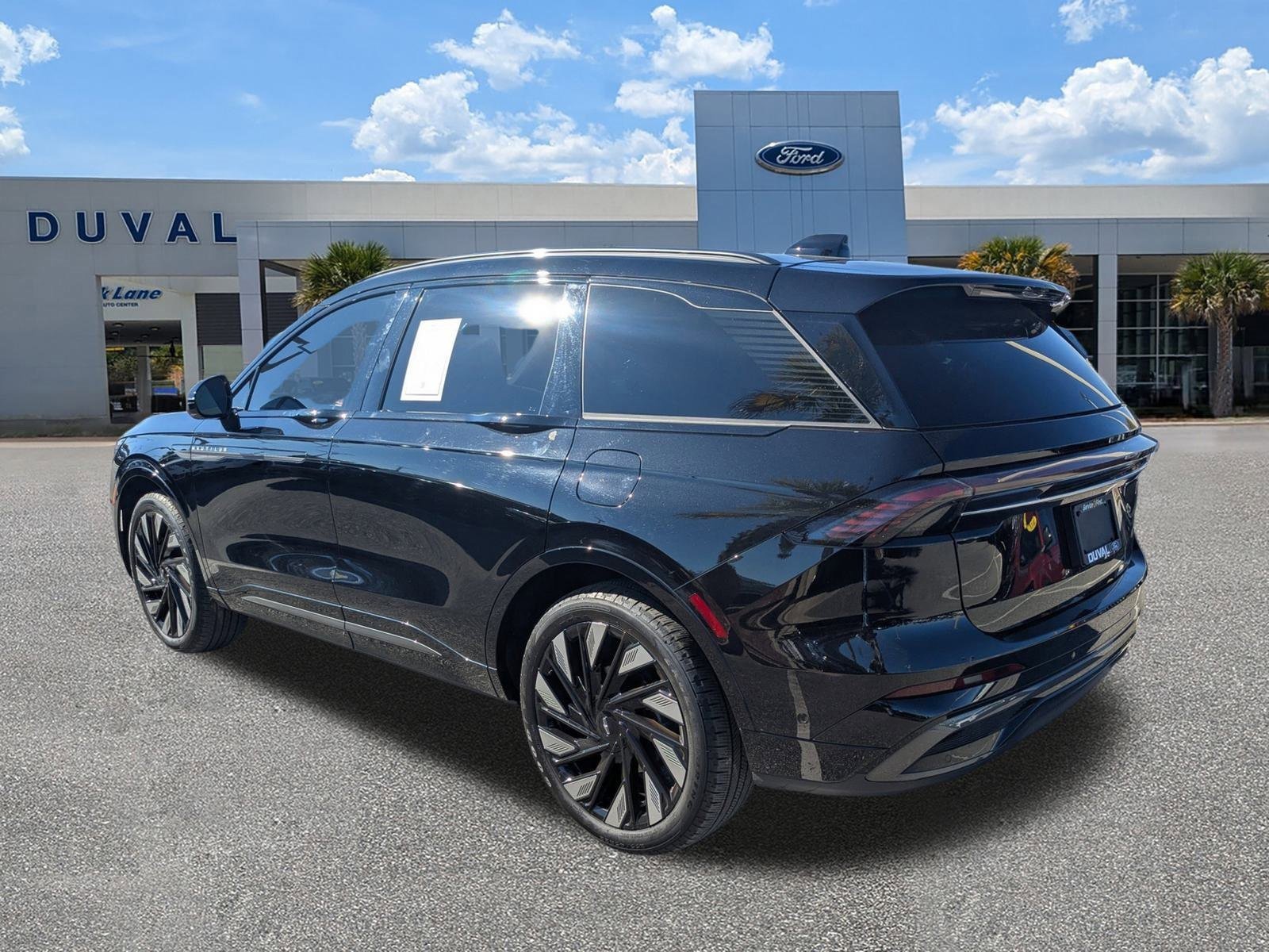 Used 2024 Lincoln Nautilus Reserve w/ Jet Appearance Package (87T) image 6