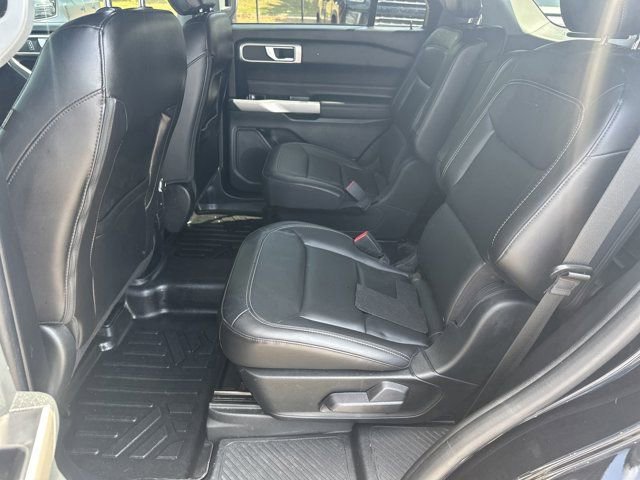 Used 2022 Ford Explorer XLT w/ Equipment Group 202A RWD image 26