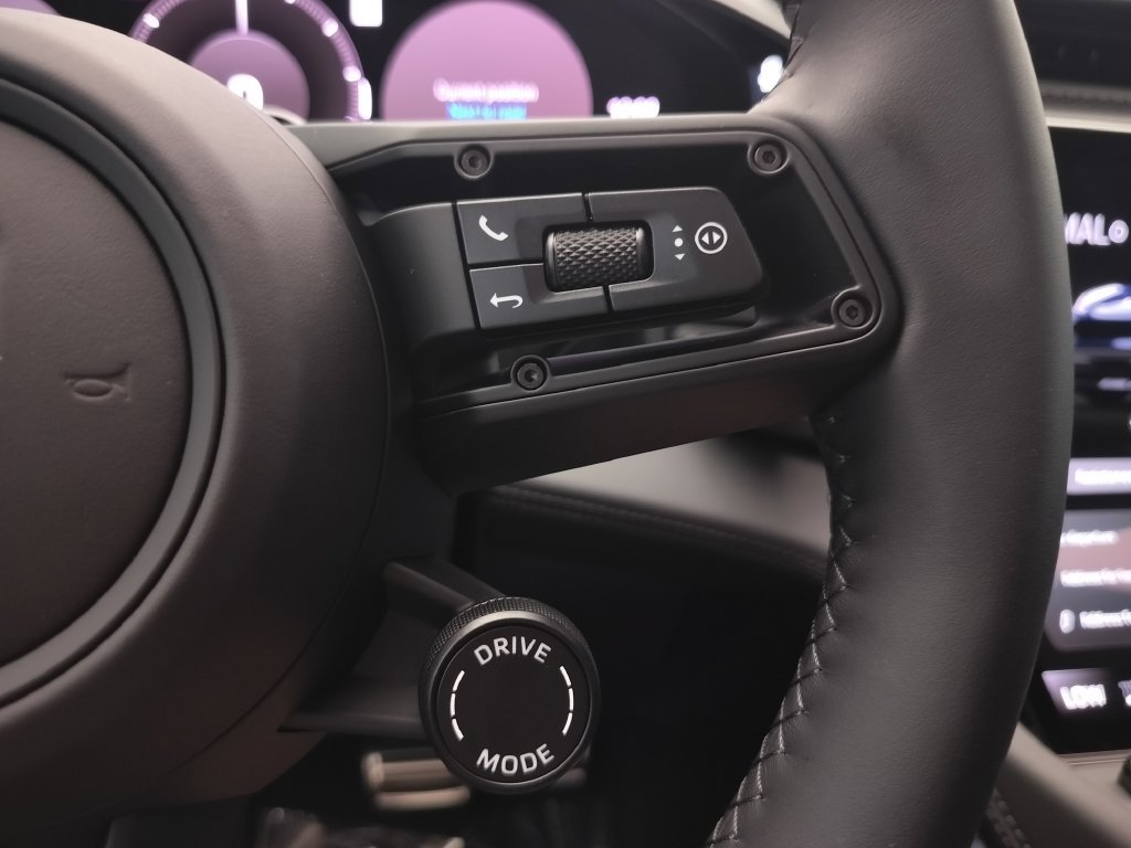 New 2026 Porsche Cayenne Electric Coupe AWD/4WD image 10