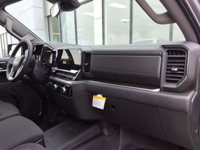 New 2026 GMC Sierra 1500 SLE image 14