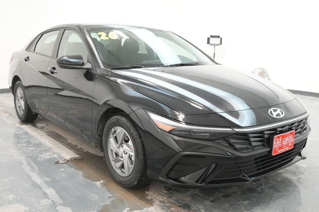 New 2026 Hyundai Elantra SE image 1