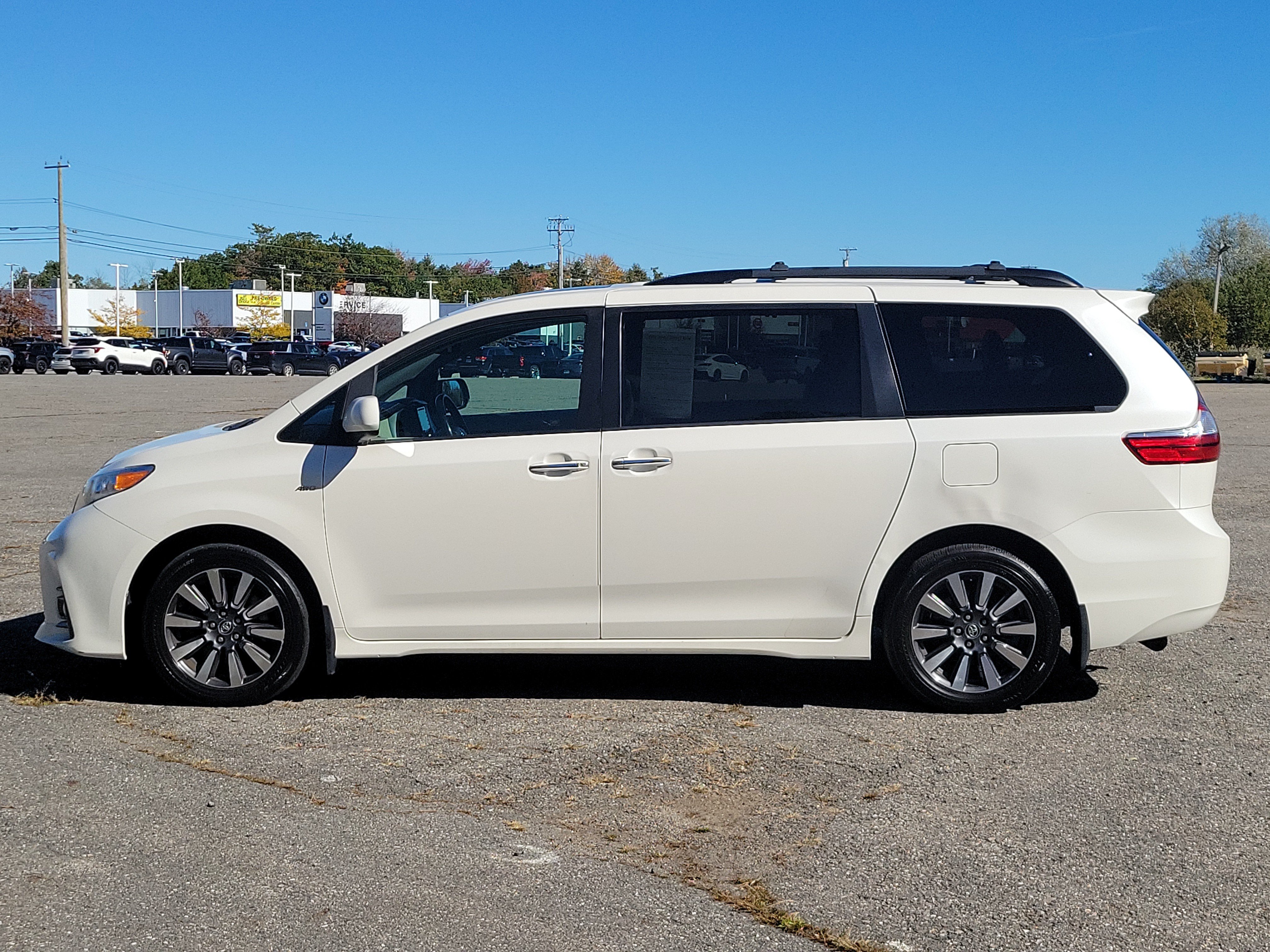 Used 2019 Toyota Sienna XLE Premium w/ Carpet Mat Package AWD/4WD image 8