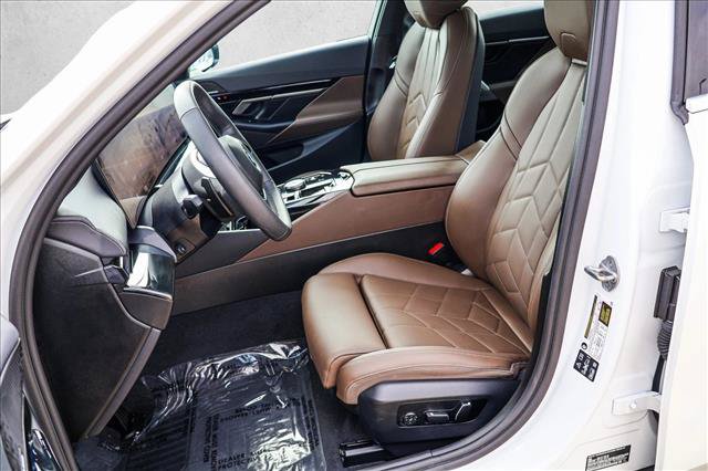 Used 2024 BMW 530i xDrive w/ Convenience Package AWD/4WD image 12