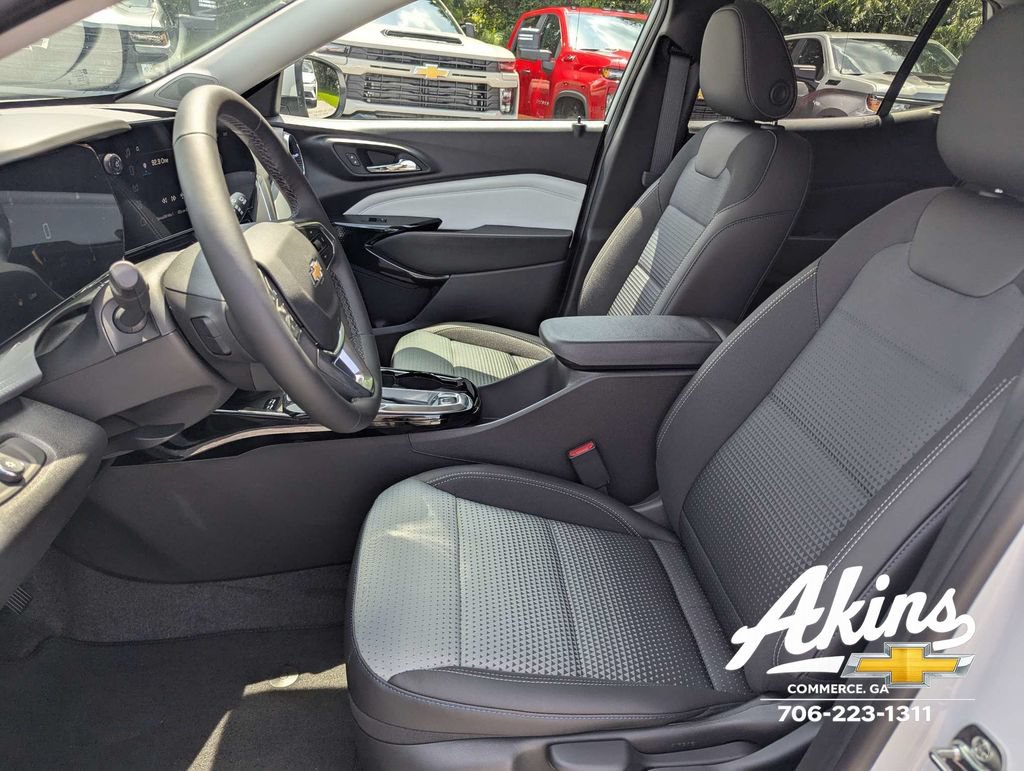 New 2026 Chevrolet Trax LT w/ Sunroof Package FWD image 19