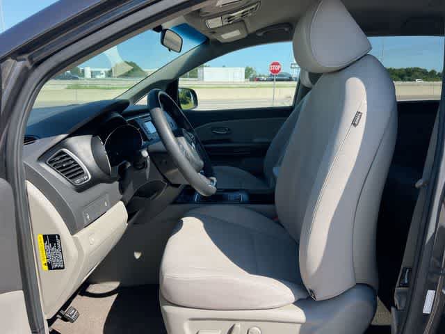 Used 2016 Kia Sedona LX w/ LX Convenience Package FWD image 11