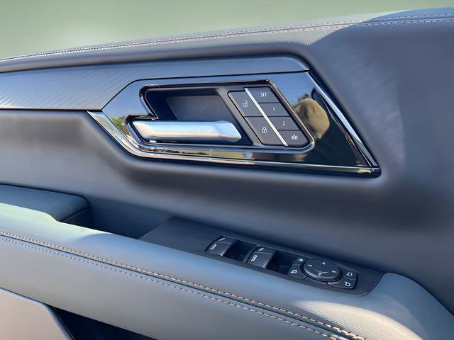 New 2026 GMC Yukon AT4 AWD/4WD image 10