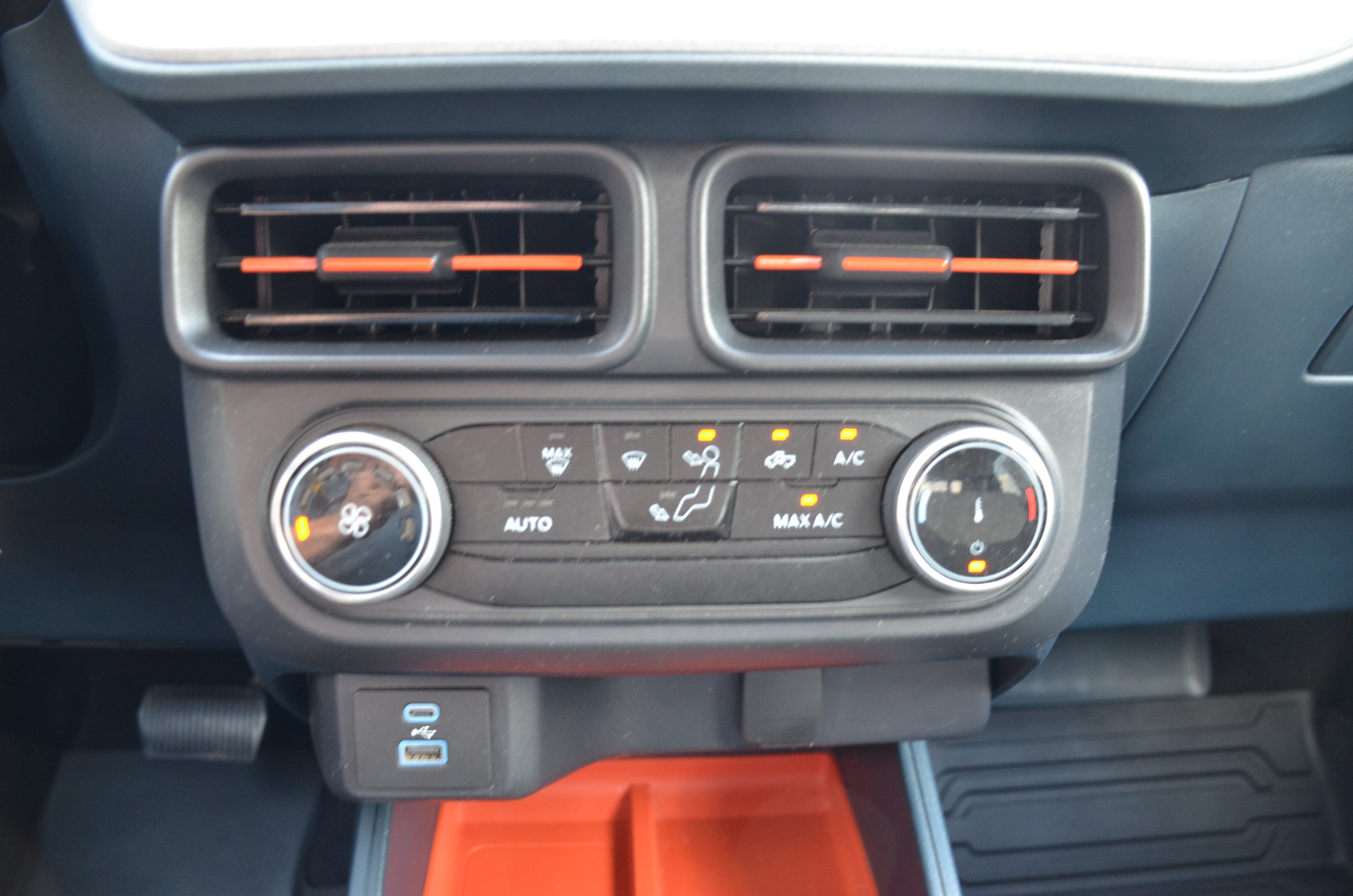 Used 2024 Ford Maverick XLT w/ Equipment Group 300A Standard AWD/4WD image 49