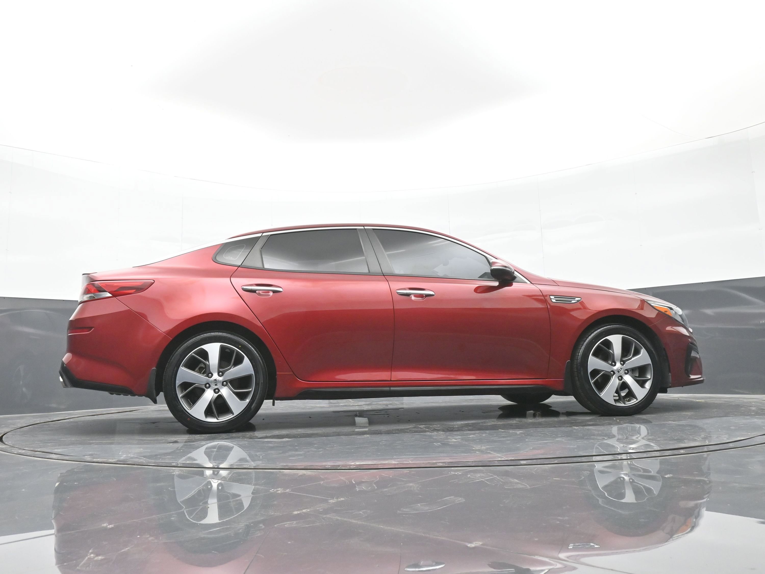 Used 2019 Kia Optima S image 45
