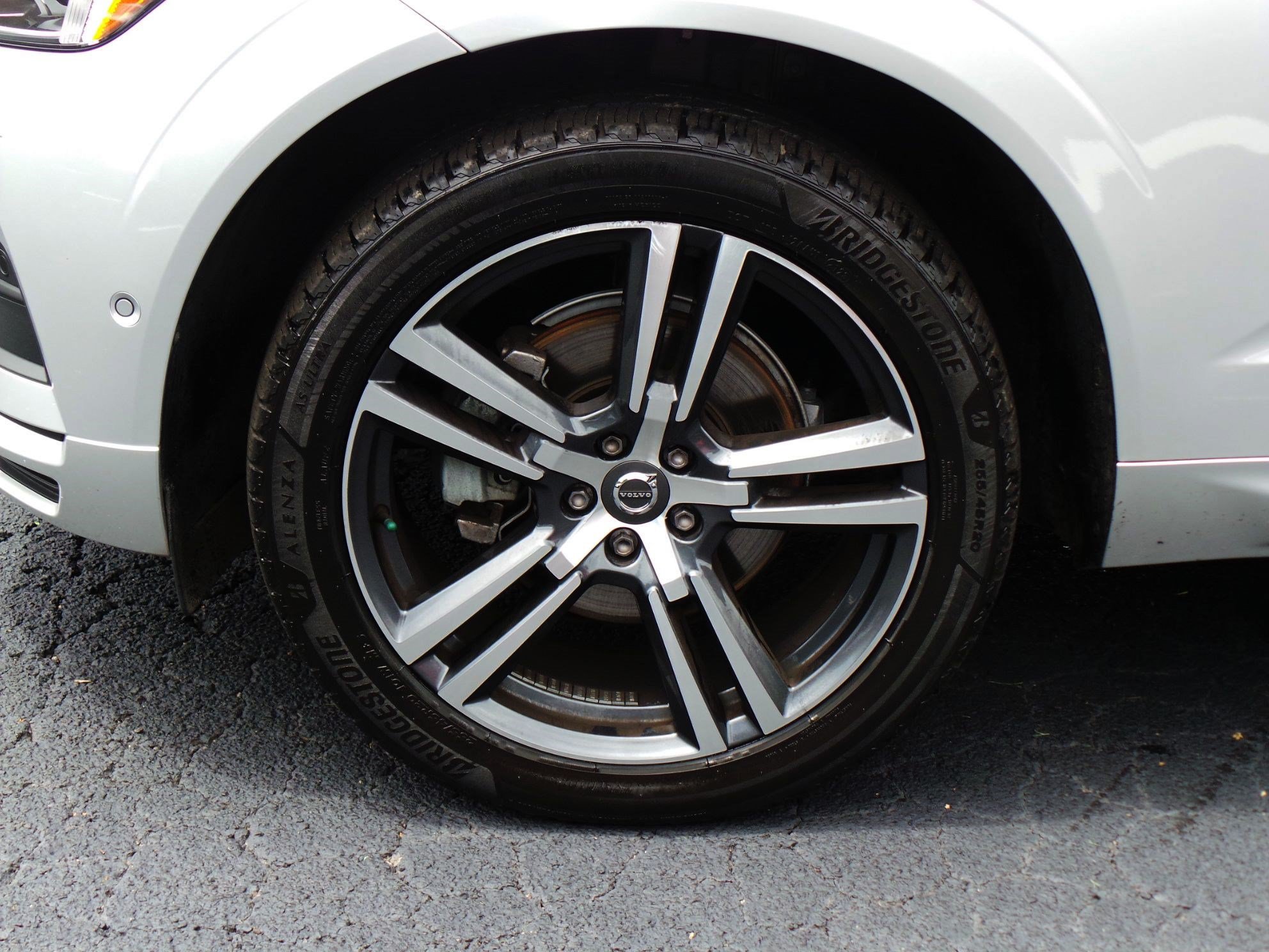 Used 2019 Volvo XC60 T5 Momentum w/ Premium Package AWD/4WD image 20