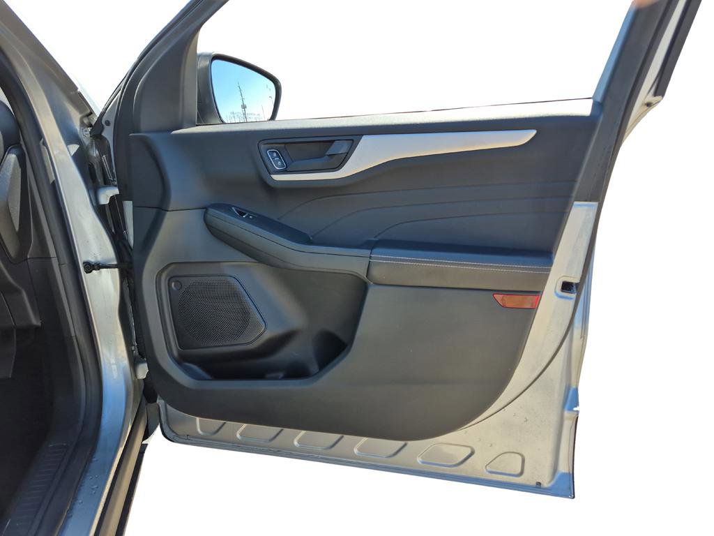 Used 2022 Ford Escape SE image 30