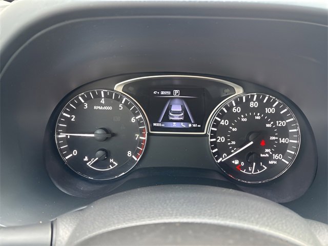 Used 2020 Nissan Pathfinder SV image 11