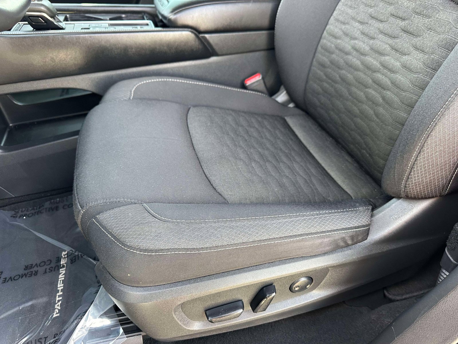 Used 2022 Nissan Pathfinder SV image 20