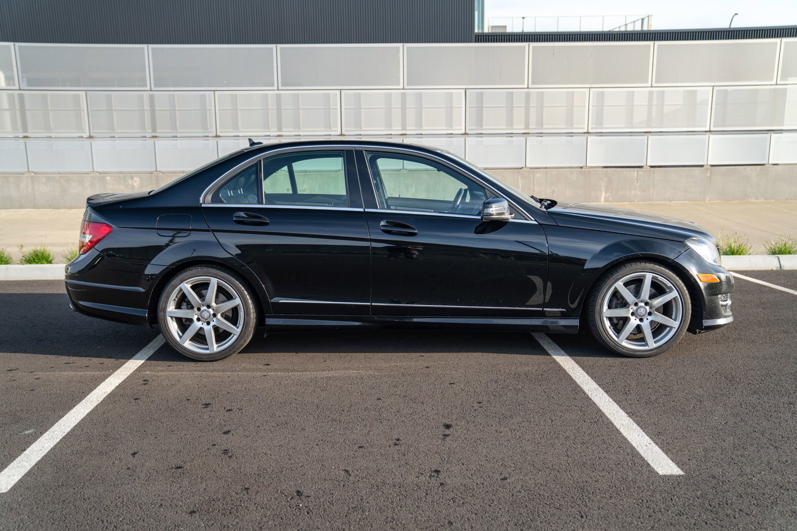 Used 2014 Mercedes-Benz C 300 4MATIC Sedan image 8