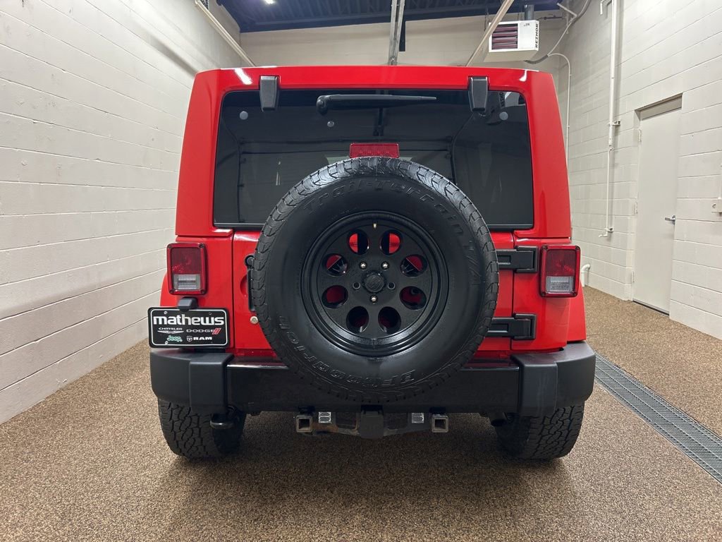 Used 2014 Jeep Wrangler Unlimited Sahara AWD/4WD image 3
