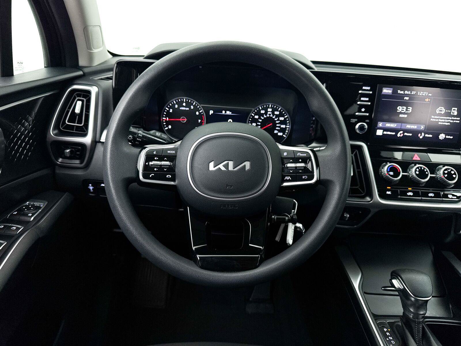 Used 2023 Kia Sorento LX FWD image 3