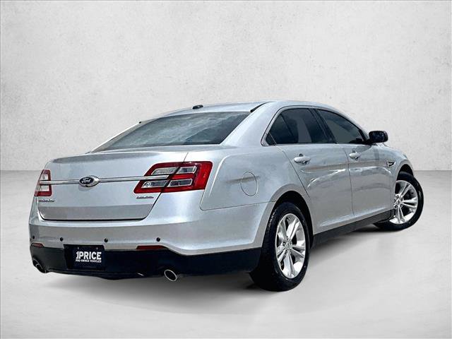 Used 2015 Ford Taurus SE FWD image 2