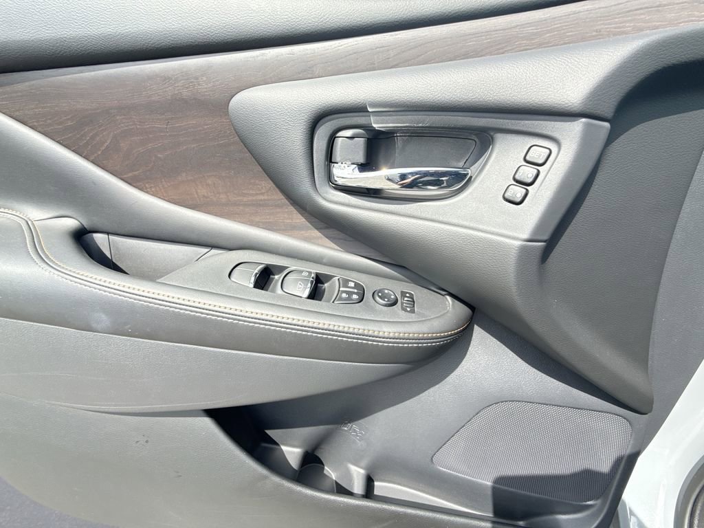 Used 2023 Nissan Murano Platinum w/ Cargo Package image 15