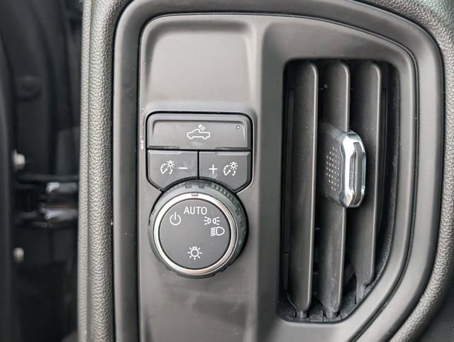 Used 2022 Chevrolet Silverado 1500 Custom image 27