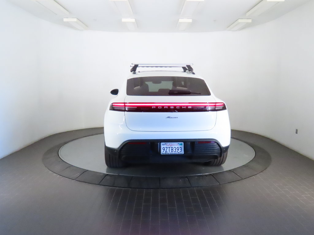 Certified 2025 Porsche Macan Electric w/ Premium Package RWD image 6