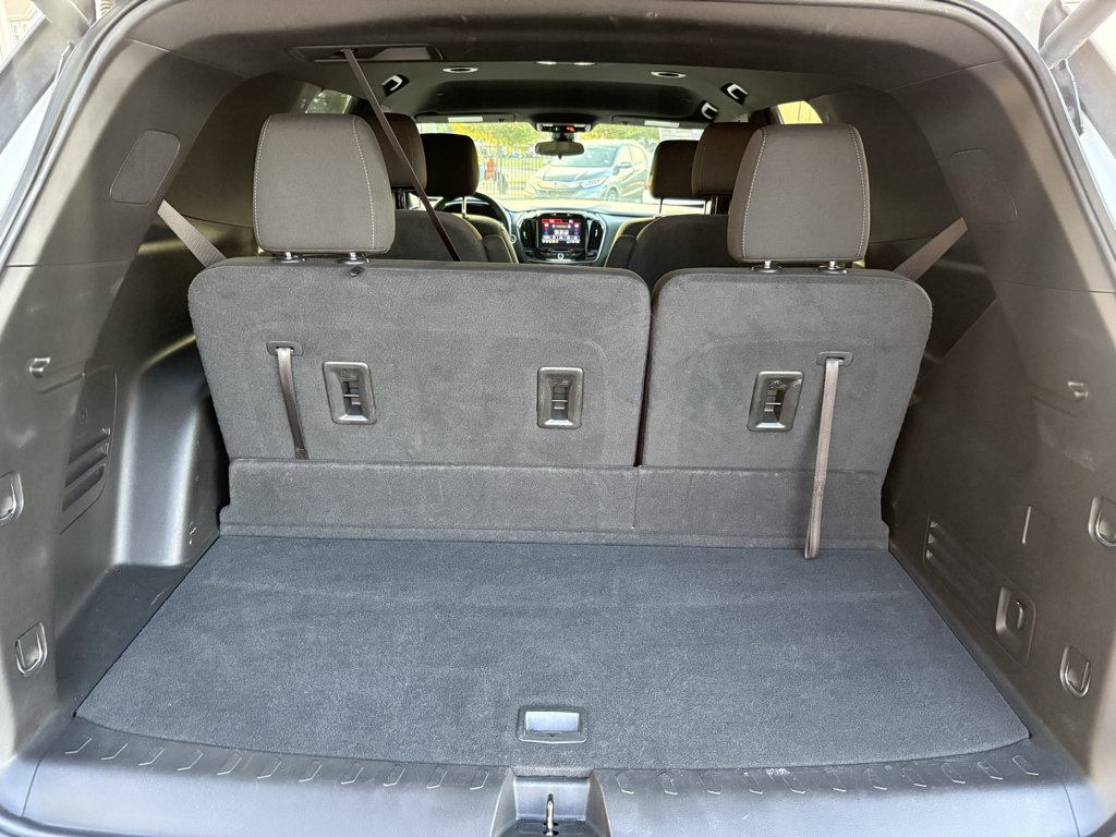 Used 2023 Chevrolet Traverse LT FWD image 30