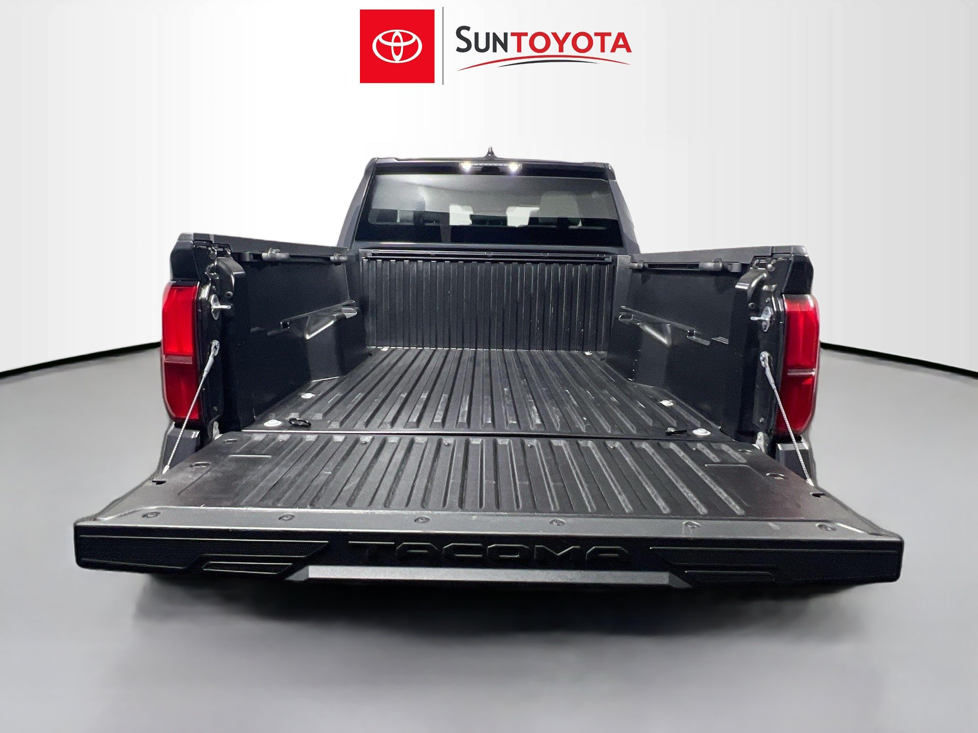 Used 2024 Toyota Tacoma SR5 RWD image 33