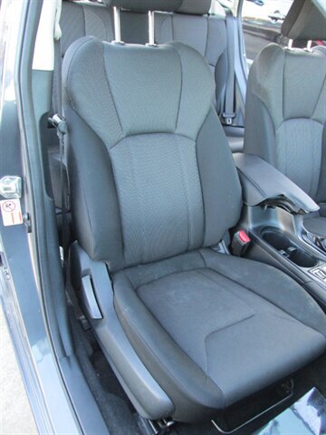 Used 2018 Subaru Impreza 2.0i Premium w/ Eyesight & BSD & Rcta AWD/4WD image 17