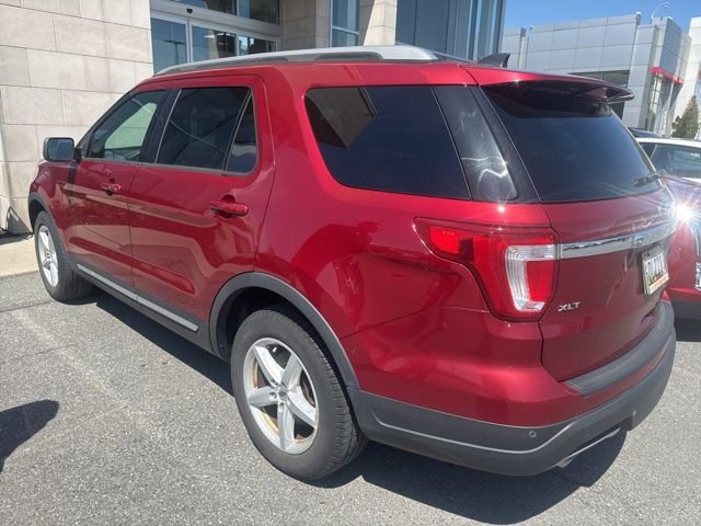 Used 2018 Ford Explorer XLT FWD image 3
