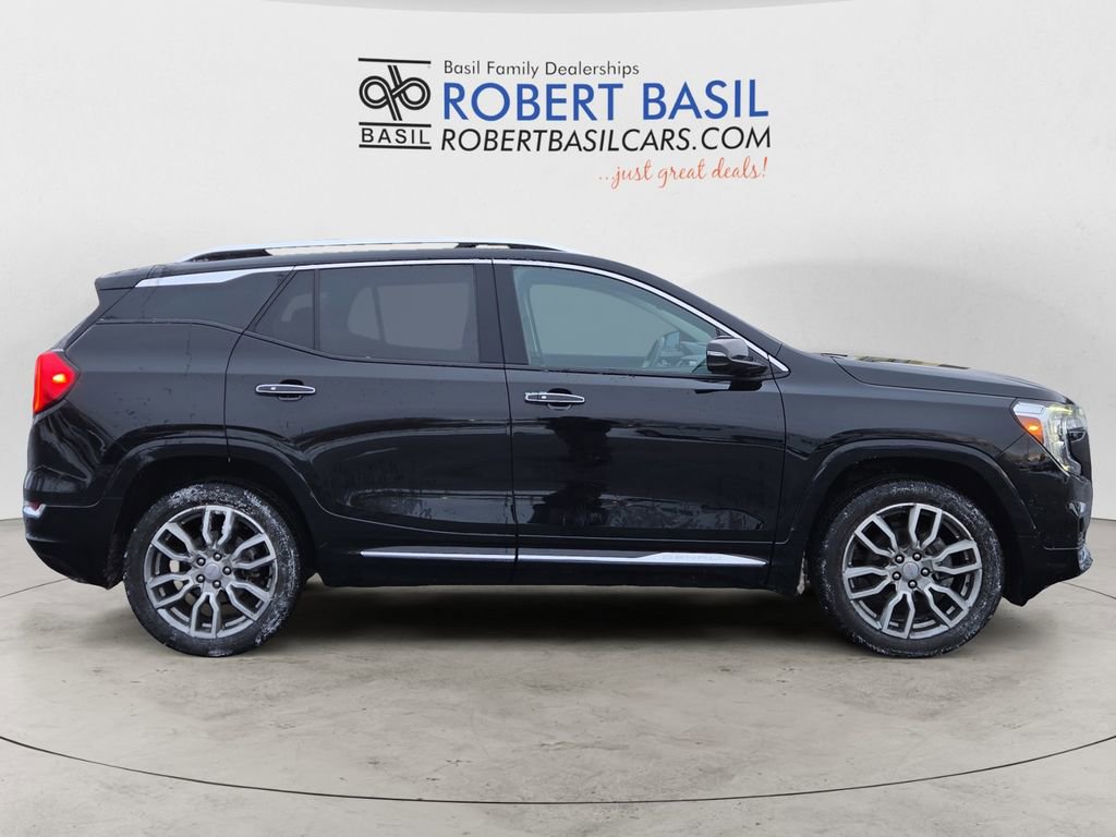 Used 2023 GMC Terrain Denali w/ Denali Premium Package image 6