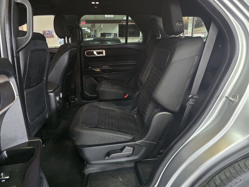 Used 2020 Ford Explorer XLT AWD/4WD image 12