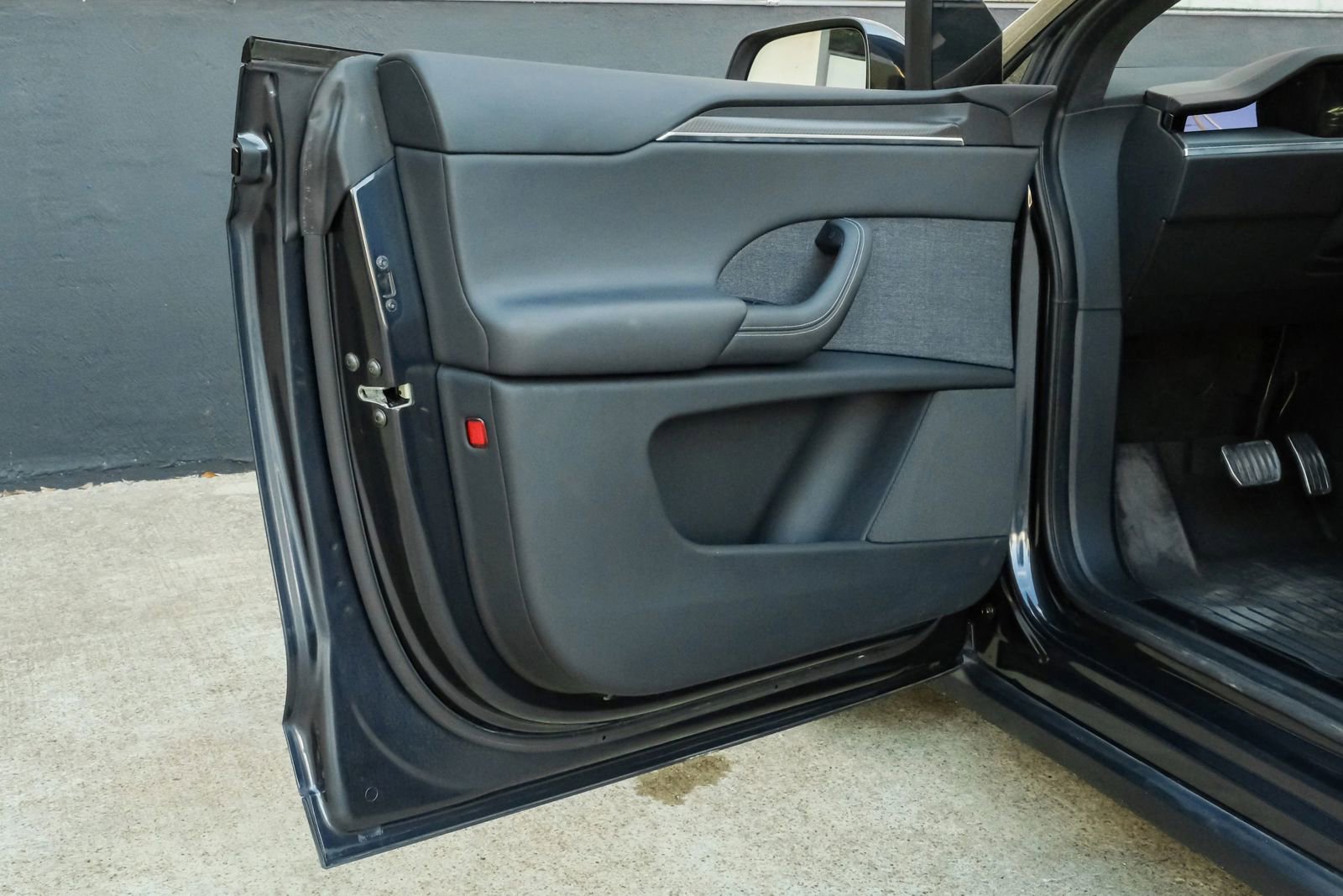 Used 2023 Tesla Model X Plaid image 70