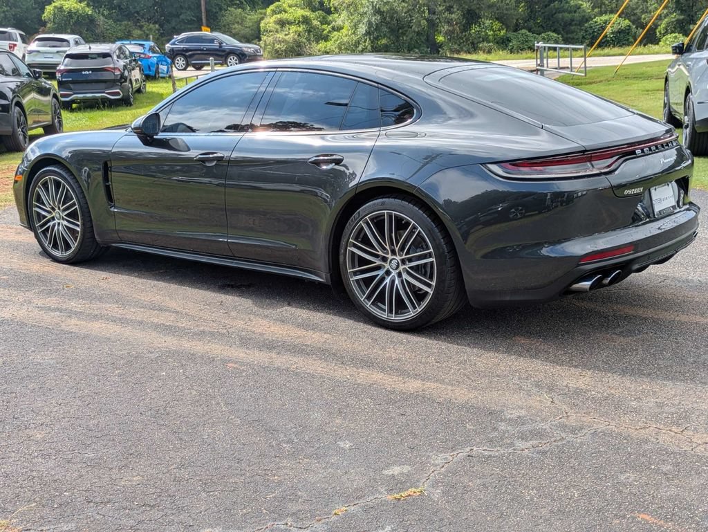 Used 2022 Porsche Panamera RWD image 4