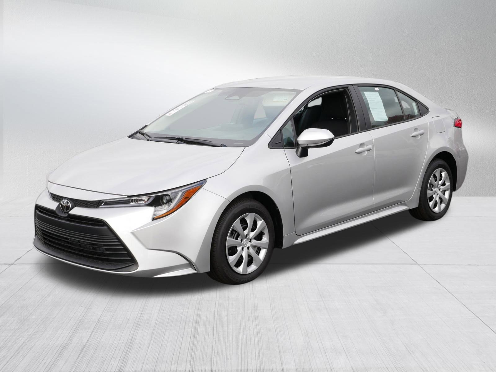 Certified 2025 Toyota Corolla LE image 3