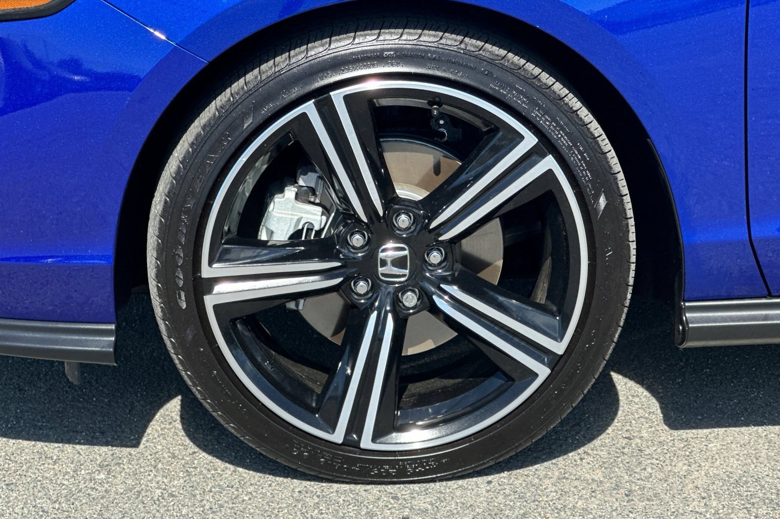 Used 2025 Honda Accord Sport image 25