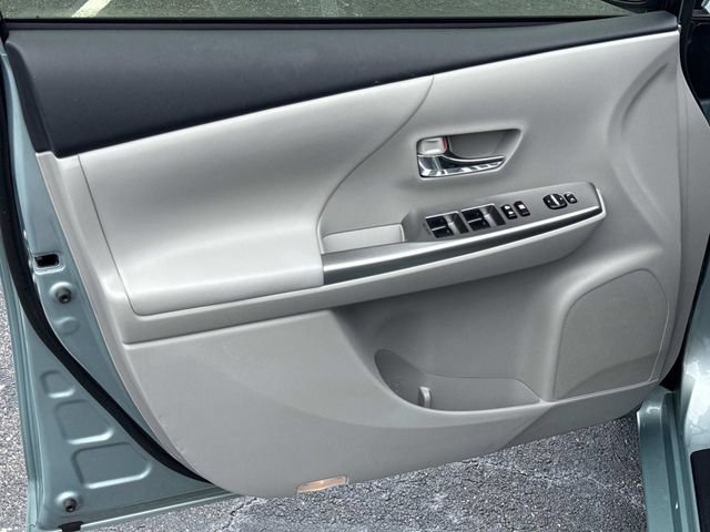 Used 2017 Toyota Prius V Four FWD image 18