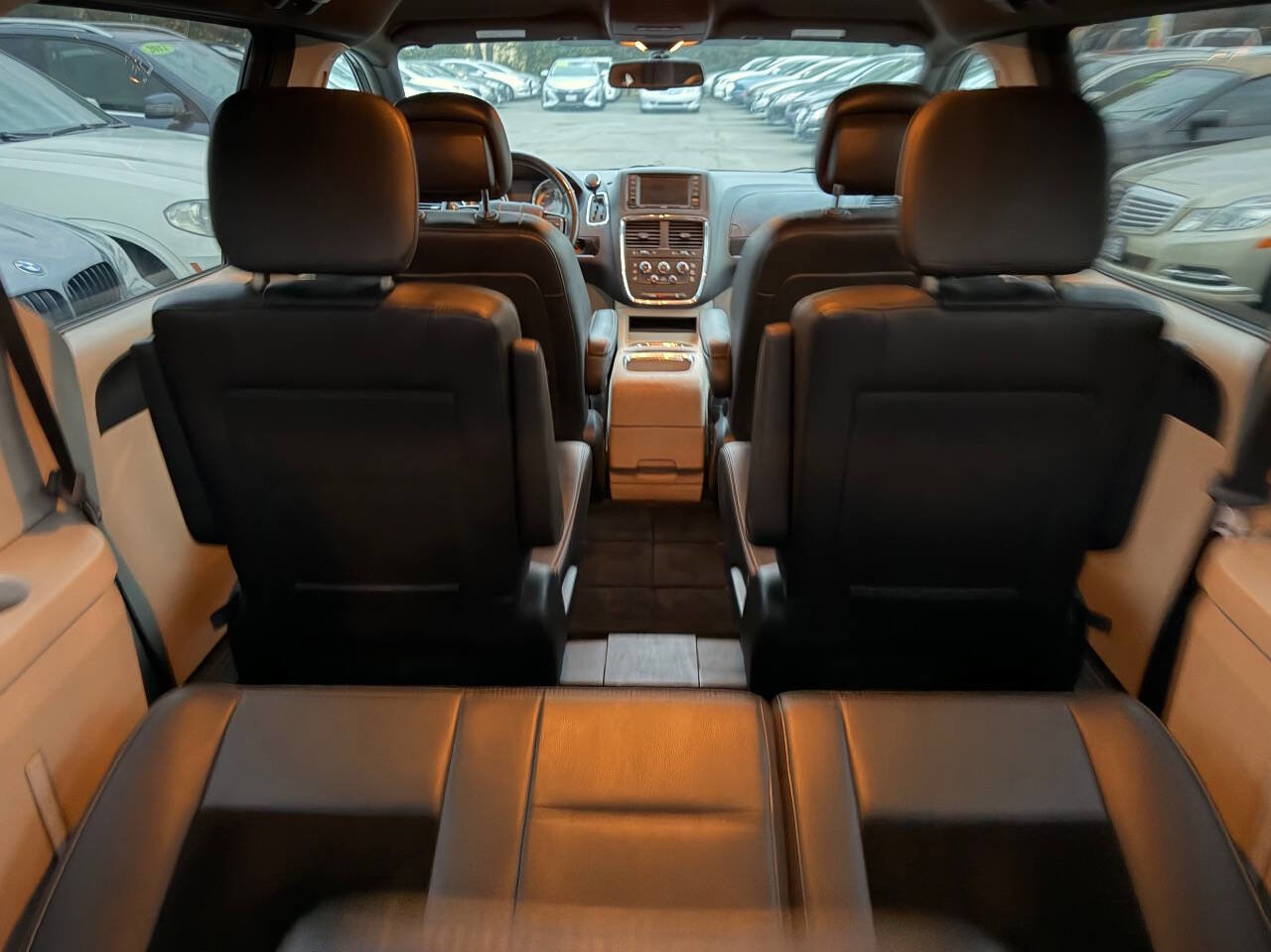 Used 2017 Dodge Grand Caravan SXT image 19