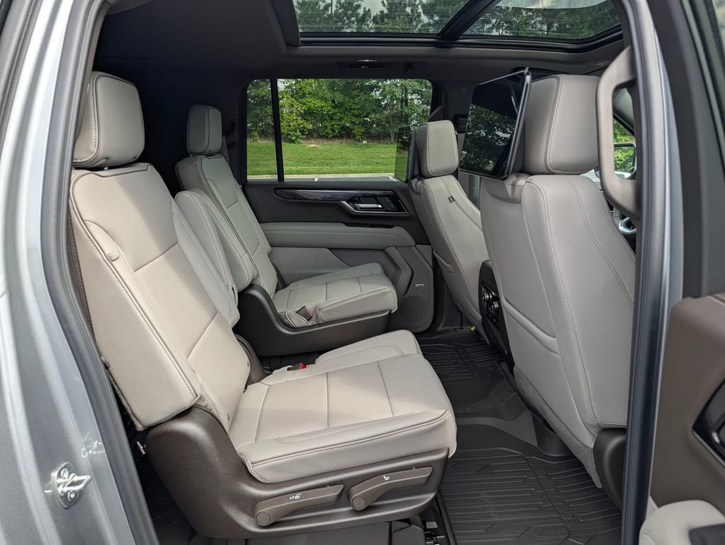 New 2026 GMC Yukon XL Elevation w/ Elevation Premium Package AWD/4WD image 13