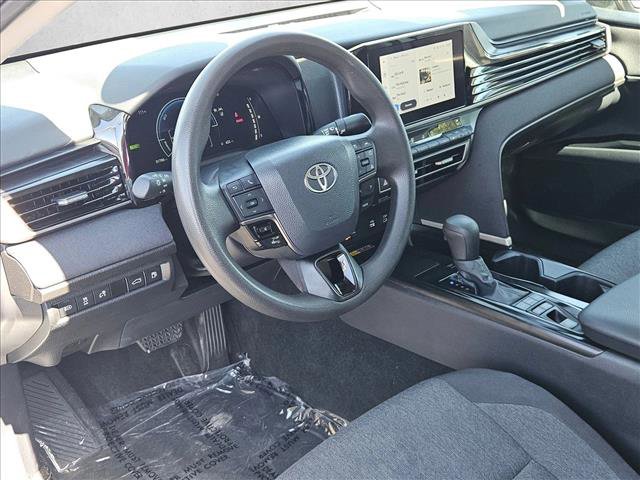 Used 2025 Toyota Camry LE FWD image 12
