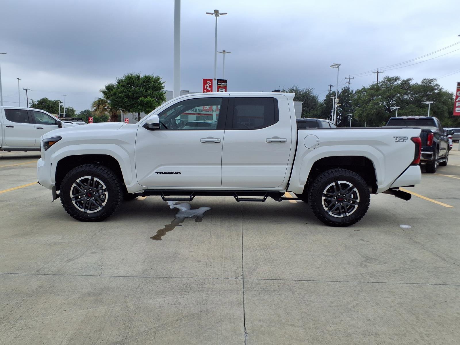 Certified 2025 Toyota Tacoma TRD Sport AWD/4WD image 8