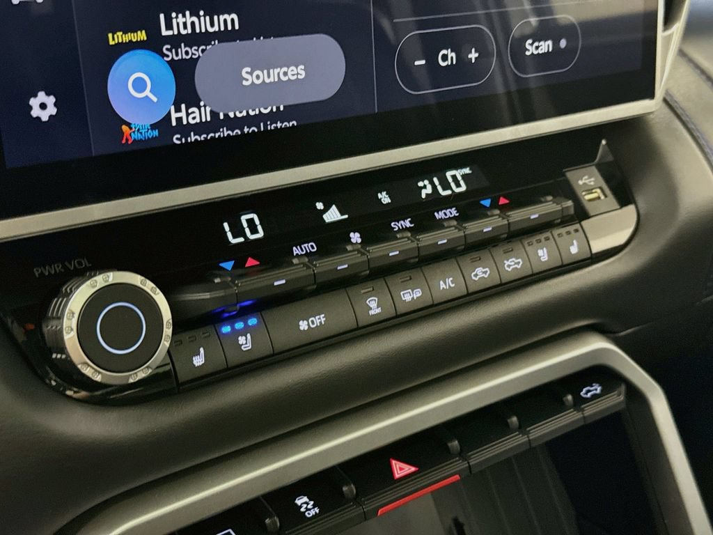 Certified 2025 Toyota Tundra Platinum AWD/4WD image 17